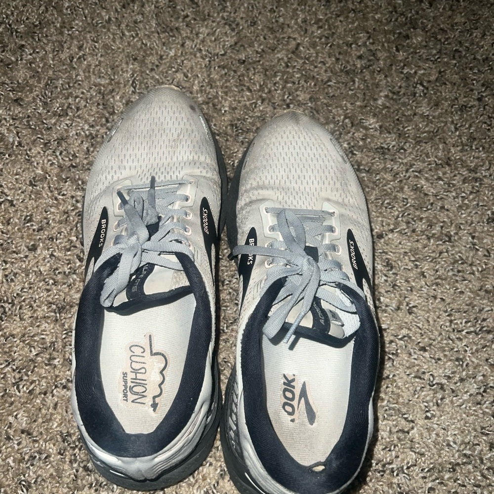 Brooks grey, rose, and Black GTS 22 Running Shoes